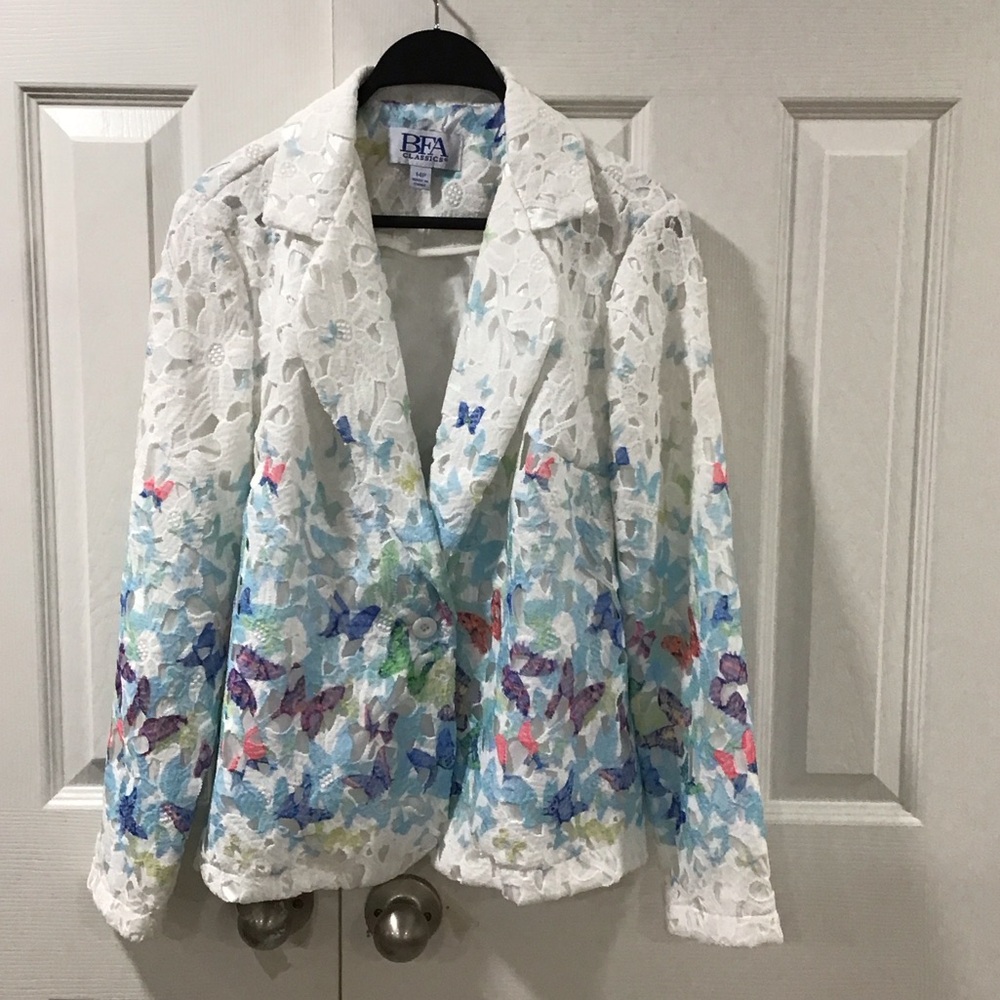 Chic White Lace Blazer with Colorful Butterfly Pattern